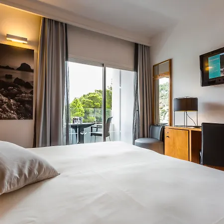 Palladium Cala Llonga - Adults Only Hotel